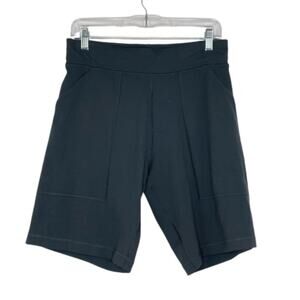 Lululemon gray shorts men's size Medium